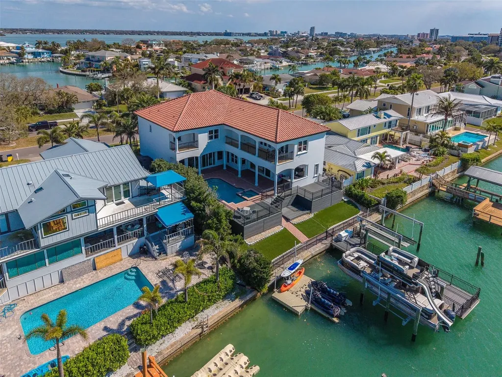 824 Island Way Clearwater Beach FL 33767