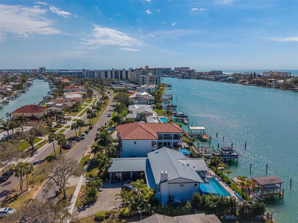 824 Island Way Clearwater Beach FL 33767
