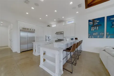 824 Island Way Clearwater Beach FL 33767