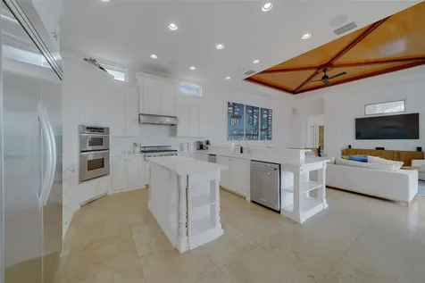 824 Island Way Clearwater Beach FL 33767