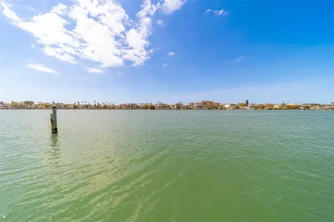 824 Island Way Clearwater Beach FL 33767