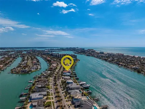 824 Island Way Clearwater Beach FL 33767