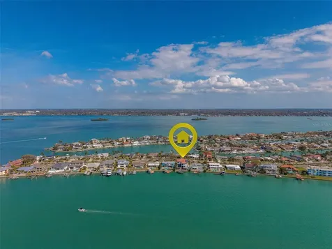 824 Island Way Clearwater Beach FL 33767