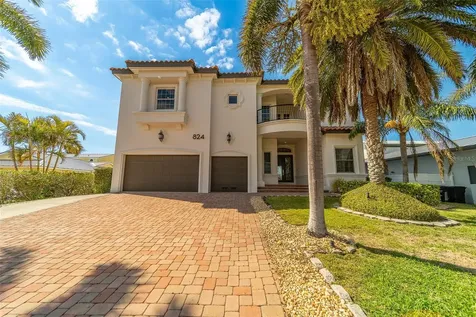 824 Island Way Clearwater Beach FL 33767