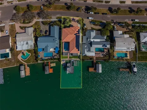 824 Island Way Clearwater Beach FL 33767