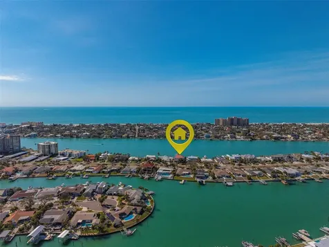 824 Island Way Clearwater Beach FL 33767