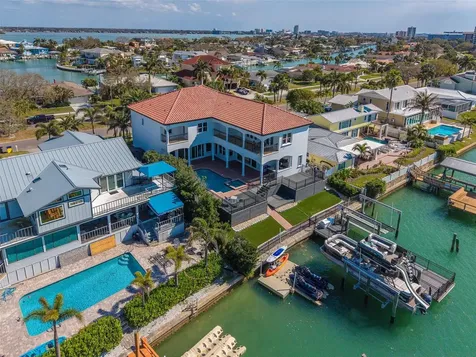 824 Island Way Clearwater Beach FL 33767