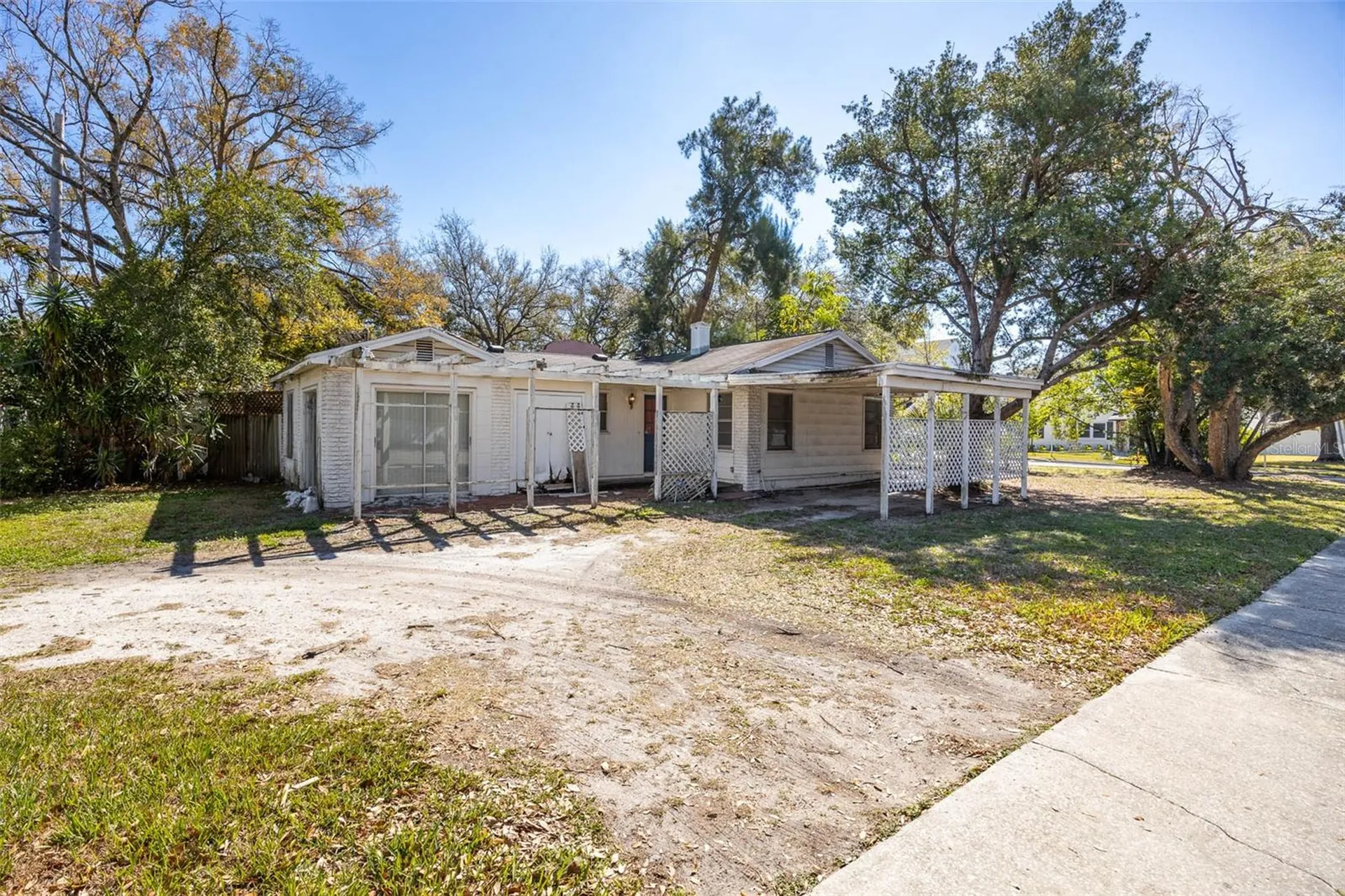 2627 W Watrous Avenue Tampa FL 33629