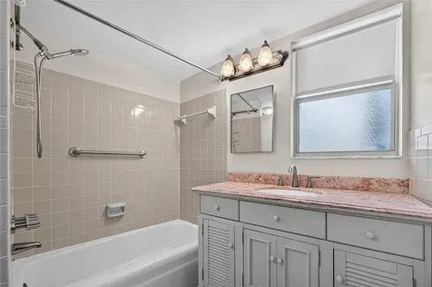 245 Center Road Venice FL 34285