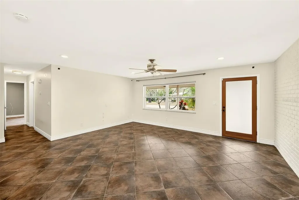 1465 Bayview Drive Clearwater FL 33756