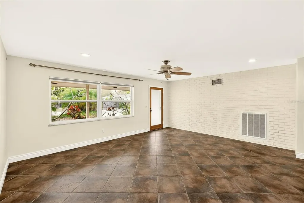 1465 Bayview Drive Clearwater FL 33756
