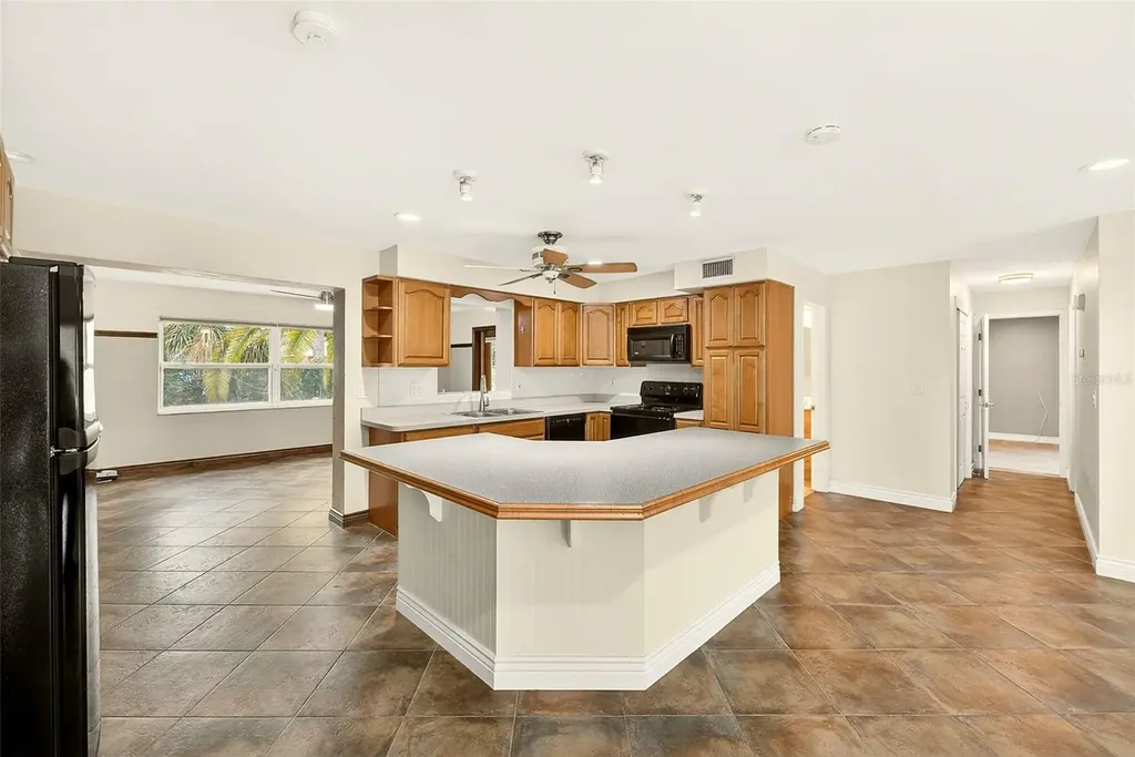 1465 Bayview Drive Clearwater FL 33756