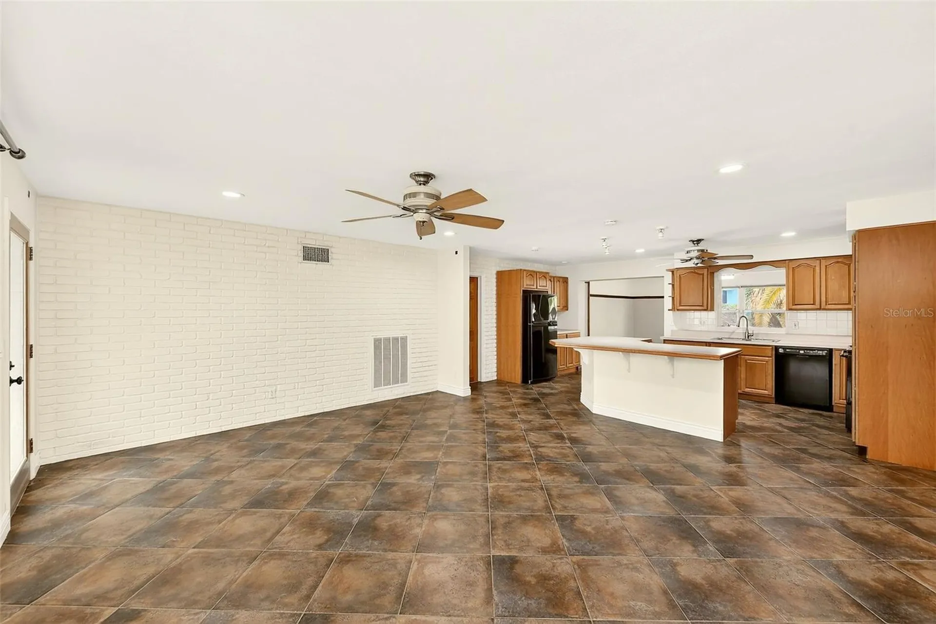 1465 Bayview Drive Clearwater FL 33756
