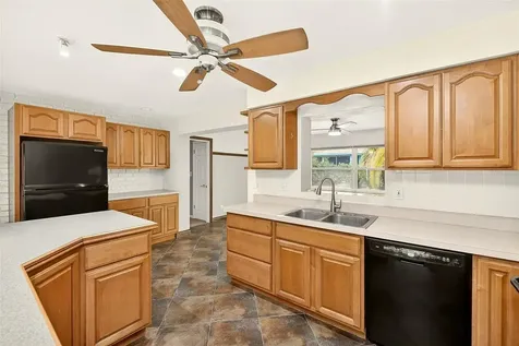 1465 Bayview Drive Clearwater FL 33756