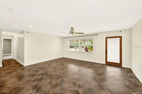 1465 Bayview Drive Clearwater FL 33756
