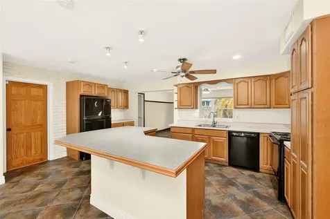 1465 Bayview Drive Clearwater FL 33756