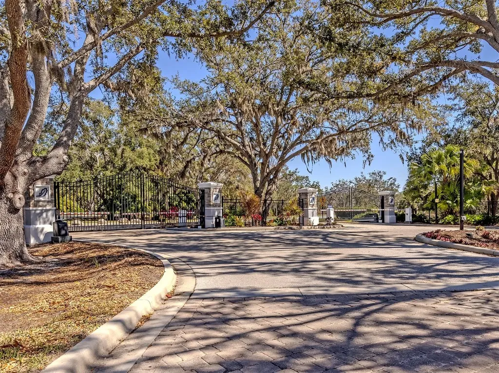 7412 Ridgelake Circle Bradenton FL 34203