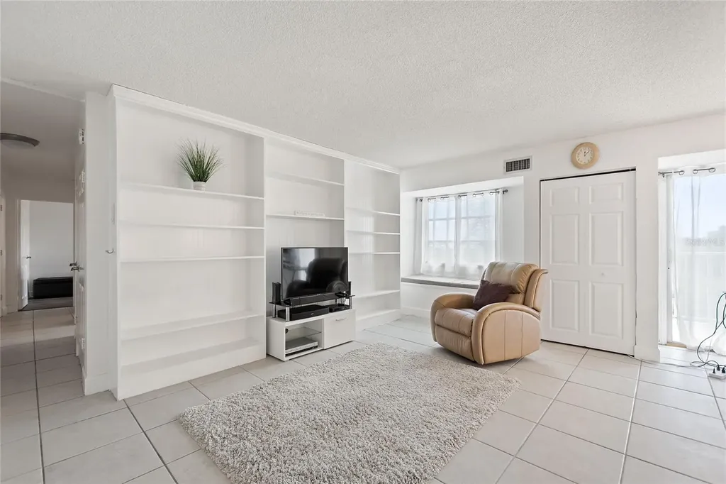 3315 58th Avenue S St Petersburg FL 33712