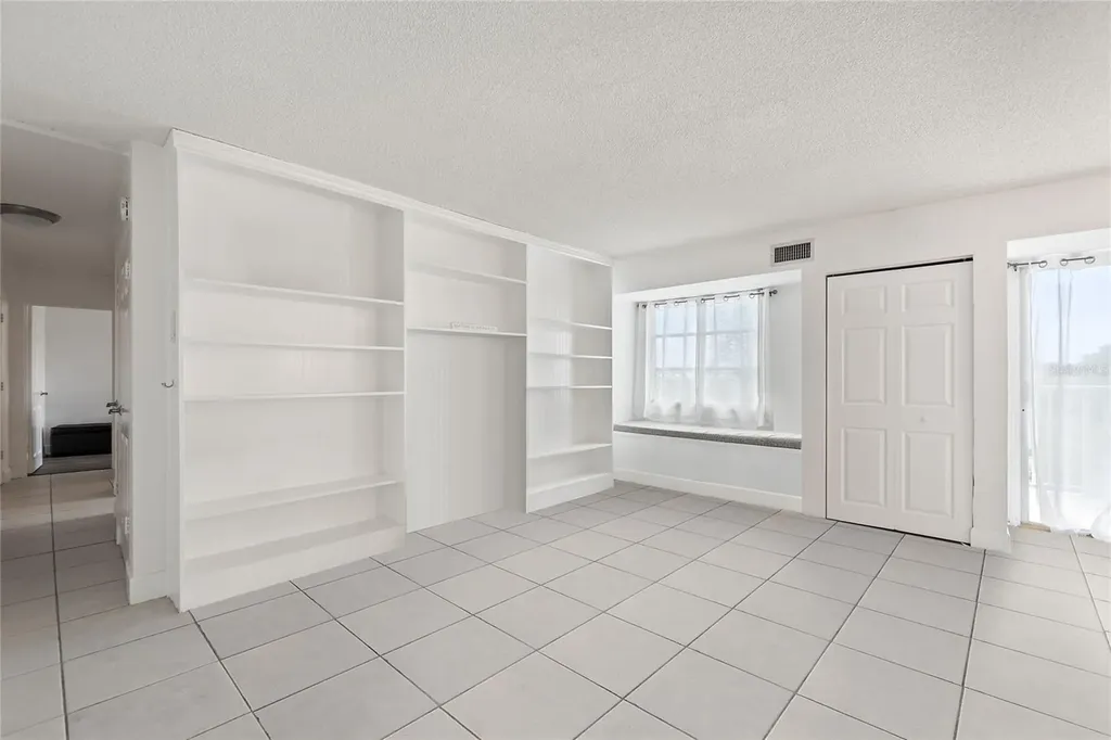 3315 58th Avenue S St Petersburg FL 33712