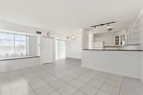 3315 58th Avenue S St Petersburg FL 33712