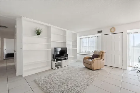 3315 58th Avenue S St Petersburg FL 33712