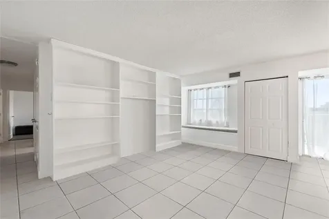 3315 58th Avenue S St Petersburg FL 33712