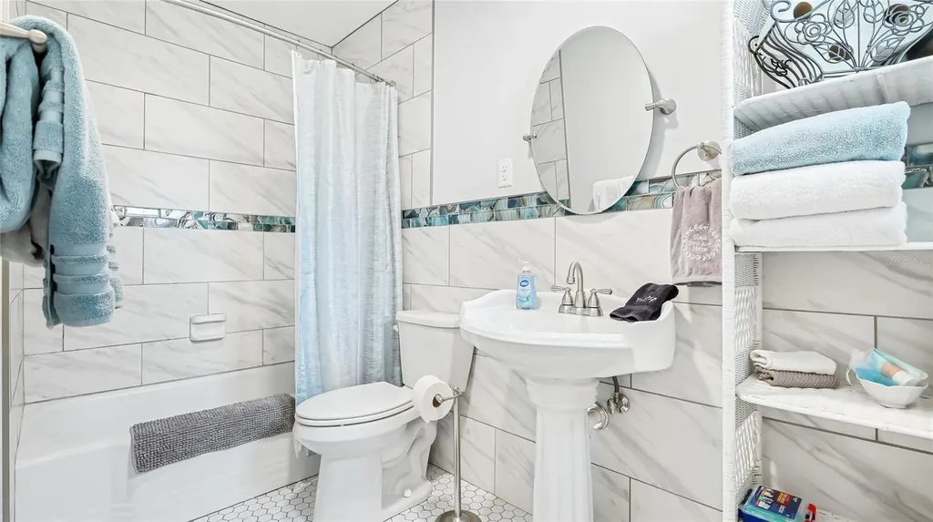 112 16th Street W Bradenton FL 34205