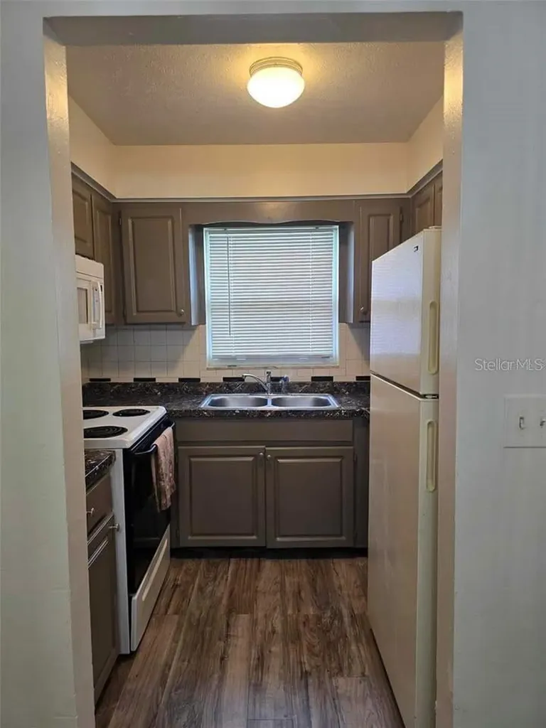 1414 E 108th Avenue Tampa FL 33612
