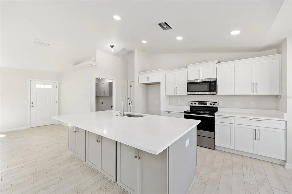49 Locust Loop Circle Ocala FL 34472