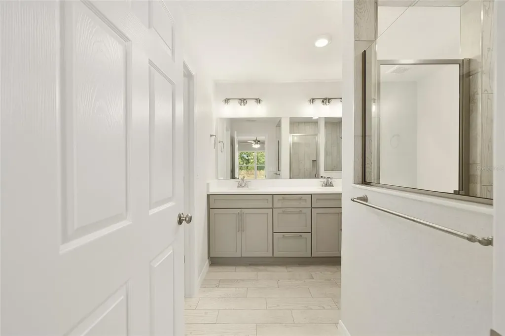 49 Locust Loop Circle Ocala FL 34472