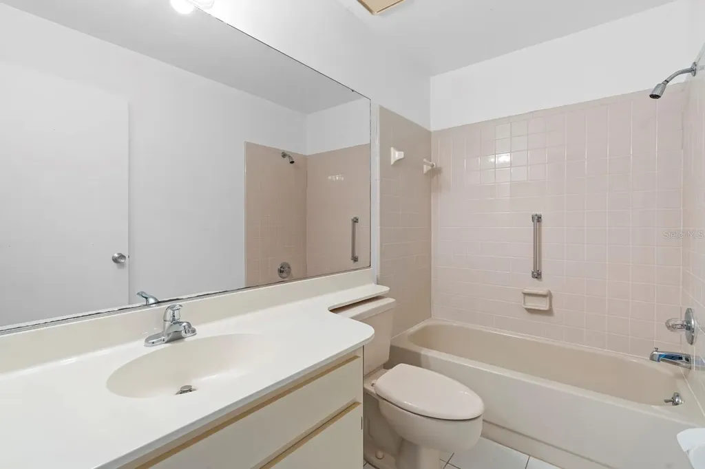 2113 Hartlebury Way Sun City Center FL 33573