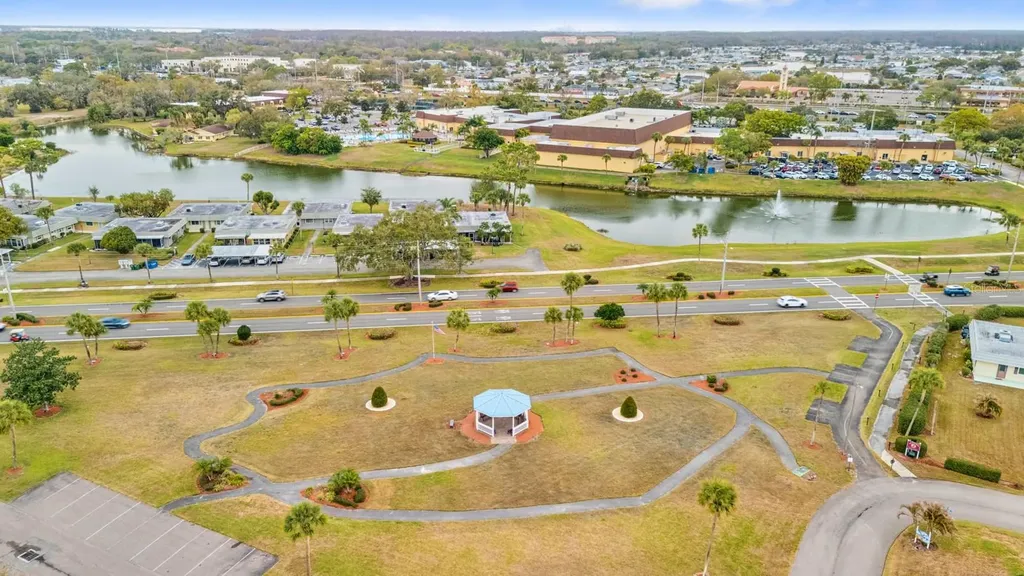 2113 Hartlebury Way Sun City Center FL 33573