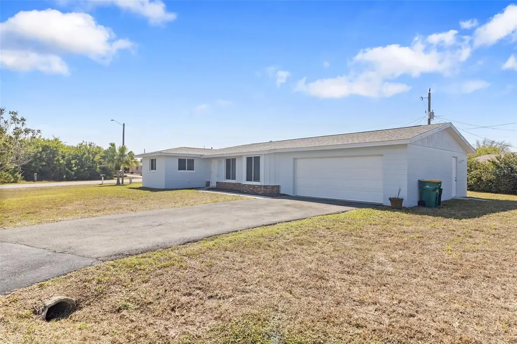 441 Greenwich Avenue NW Port Charlotte FL 33952