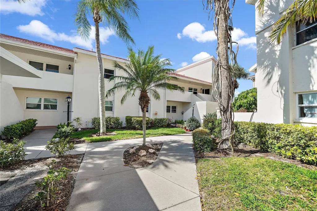 758 Village Circle Venice FL 34292