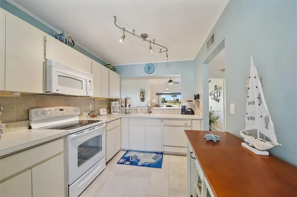 758 Village Circle Venice FL 34292