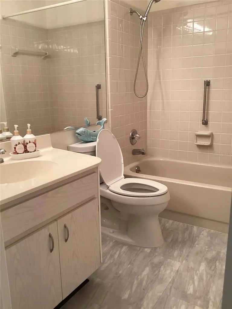 2512 Lancaster Drive Sun City Center FL 33573