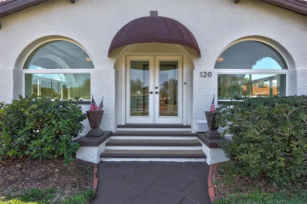 120 Park Street N St Petersburg FL 33710