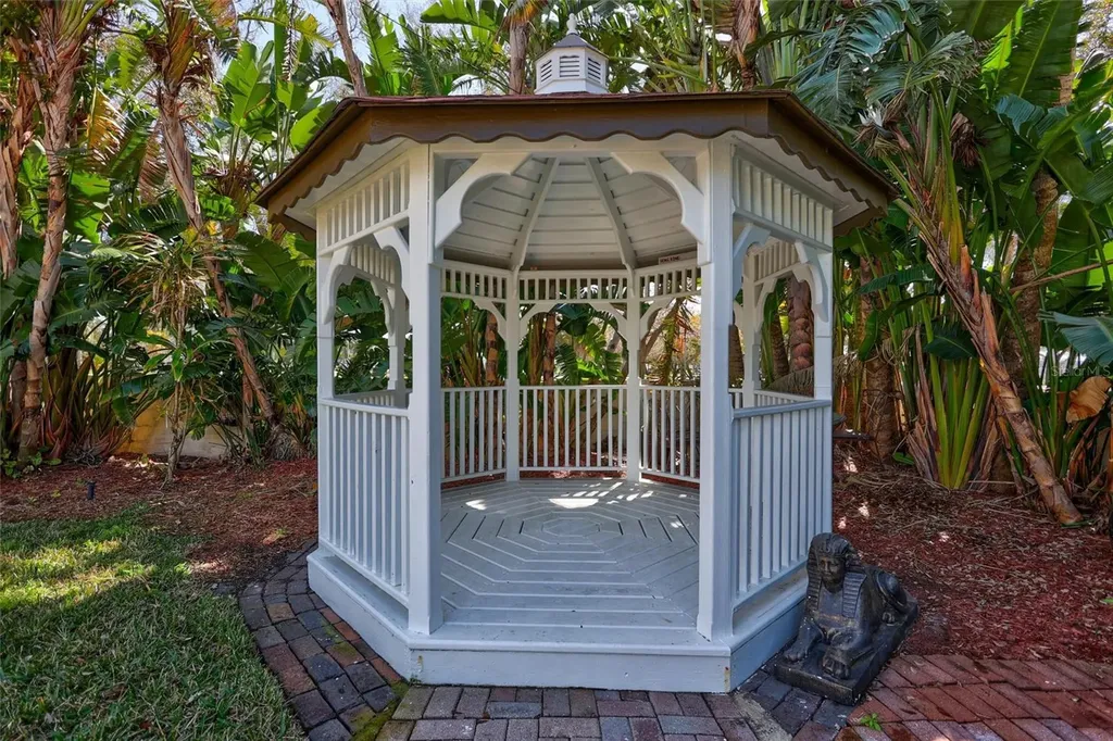 120 Park Street N St Petersburg FL 33710