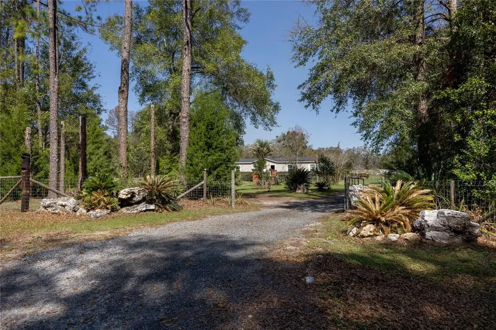 25228 NW 158th Avenue High Springs FL 32643