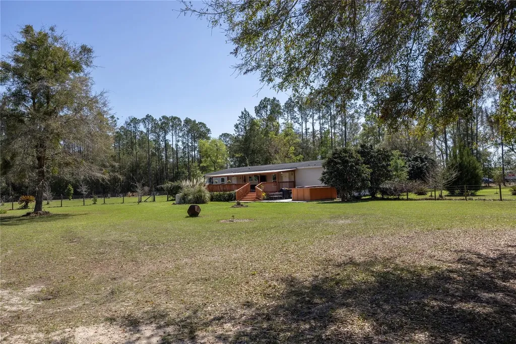 25228 NW 158th Avenue High Springs FL 32643