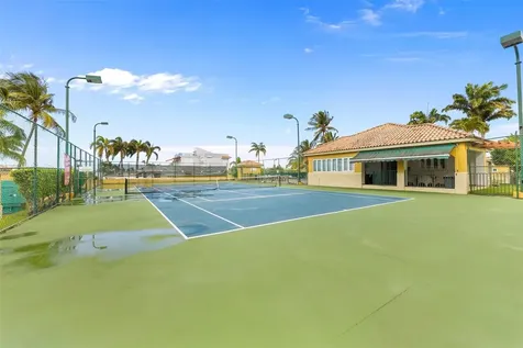 6690 Royal Palm Vega Alta PR 00692