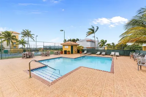 6690 Royal Palm Vega Alta PR 00692