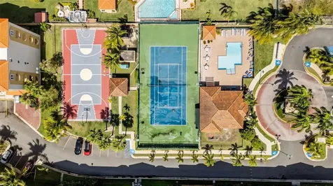 6690 Royal Palm Vega Alta PR 00692