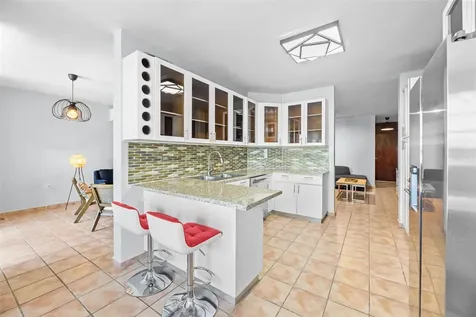 6690 Royal Palm Vega Alta PR 00692