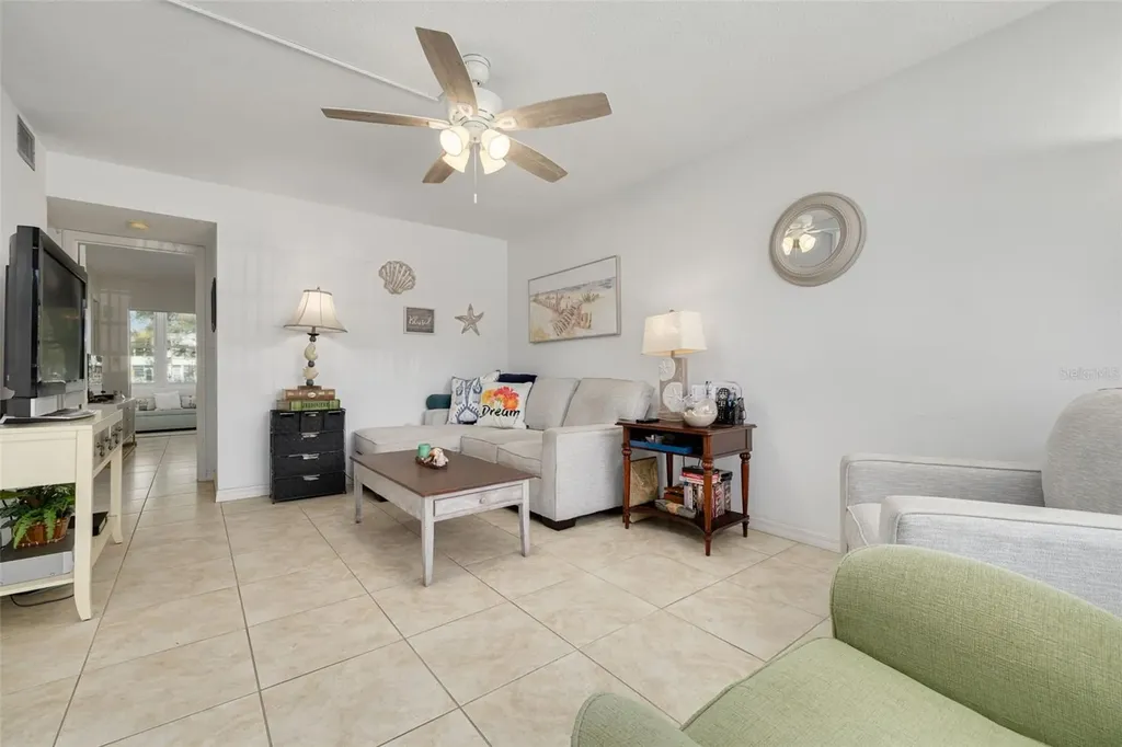 1001 77th Avenue N St Petersburg FL 33702