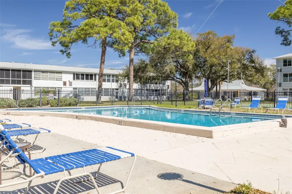 1001 77th Avenue N St Petersburg FL 33702