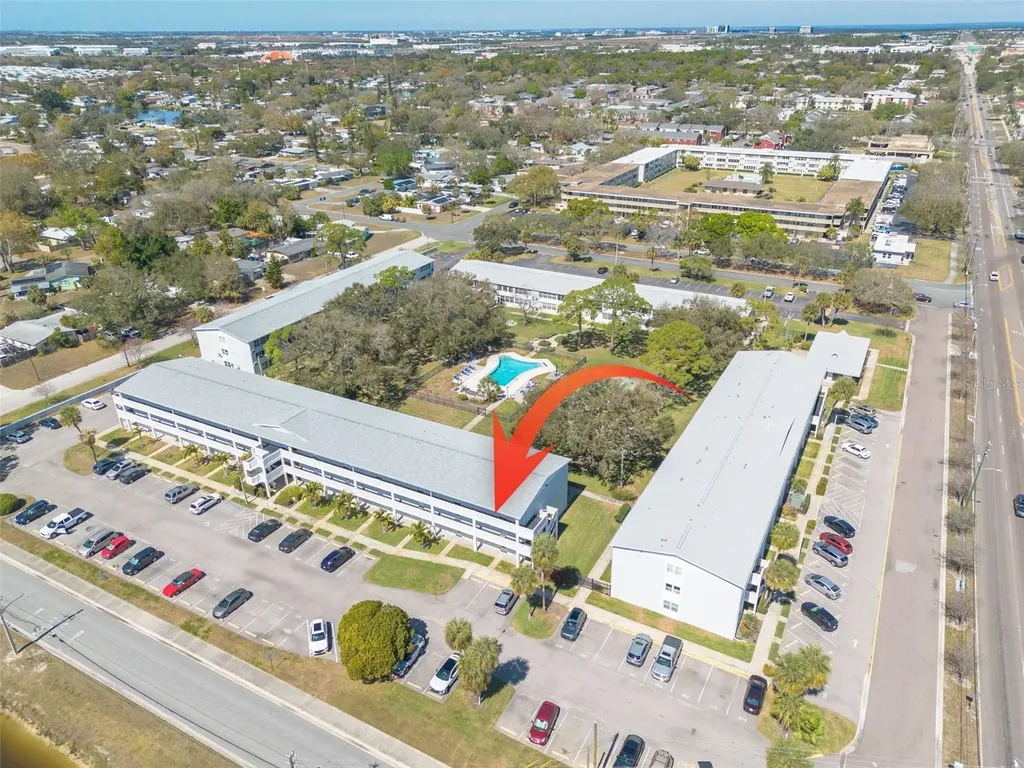 1001 77th Avenue N St Petersburg FL 33702