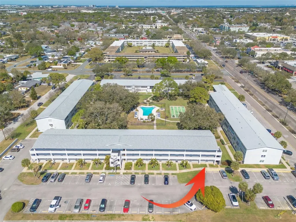1001 77th Avenue N St Petersburg FL 33702