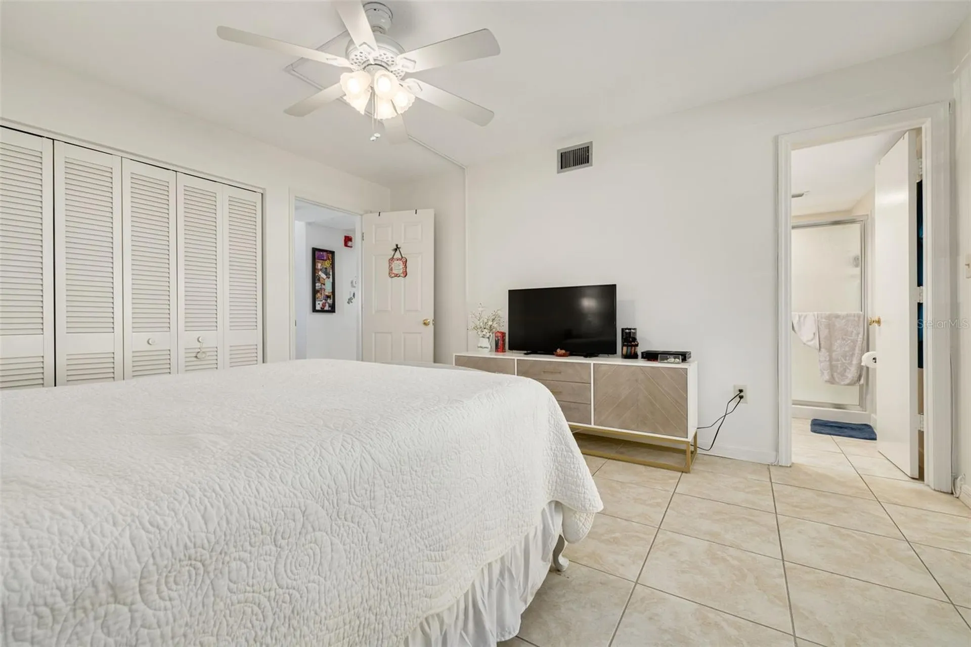 1001 77th Avenue N St Petersburg FL 33702