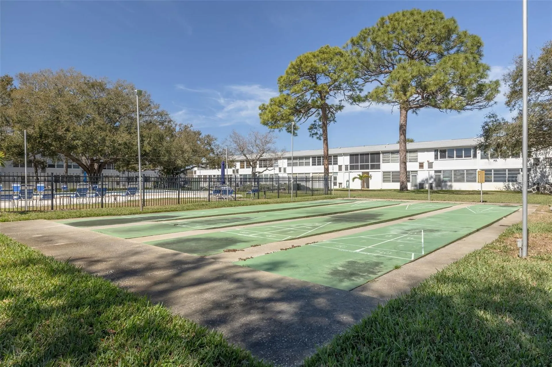 1001 77th Avenue N St Petersburg FL 33702